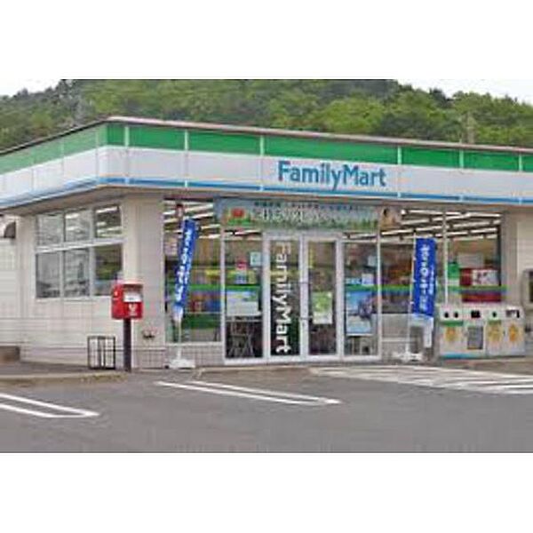 画像27:コンビニ「ファミリーマート津久居井戸山店まで2134ｍ」