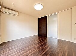 Y・Yシーサイドパレス壱番館 102 1階1DKのリビング/ダイニング