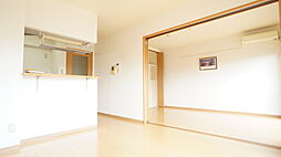 サン・シャイン 105 1階2LDKのリビング/ダイニング