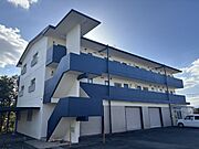 川合高岡駅より徒歩12分 築32年4ヶ月 3階建の賃貸物件