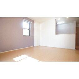 ユートピア・ナミ　ドゥ 102 1階1LDKのリビング/ダイニング