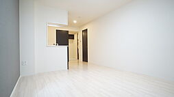 ユニヴェール 101 1階ワンルームのリビング/ダイニング