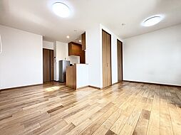 クロッカス　B 102 1階1LDKのリビング/ダイニング