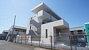 久居駅より徒歩15分 築6年11ヶ月 3階建の賃貸物件