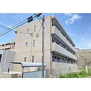山城駅より徒歩6分 築19年4ヶ月 3階建の賃貸物件