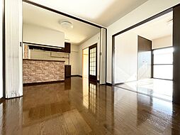 コンフォ・トゥール　II 203 2階3LDKのリビング/ダイニング