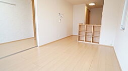 マイルストーン 101 1階1LDKのリビング/ダイニング