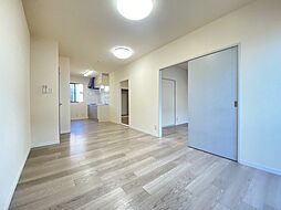 メルベール西富田 101 1階2LDKのリビング/ダイニング