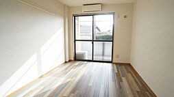 ＫＯＭＯ 111 1階ワンルームのリビング/ダイニング