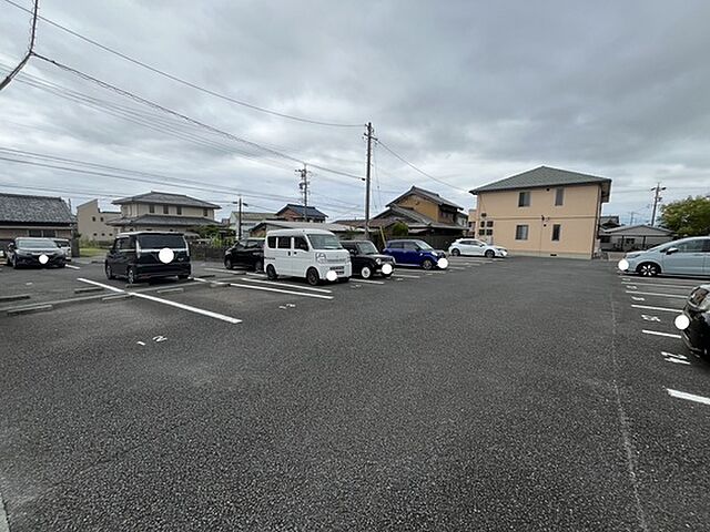 6 / 13