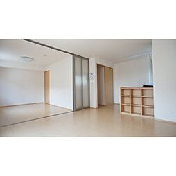 アムールすずか 201 2階2LDKのリビング/ダイニング