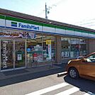 コンビニ「ファミリーマート鈴鹿末広南店まで619ｍ」