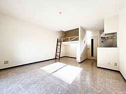 ウッドベルスクエアＡ 105 1階ワンルームのリビング/ダイニング