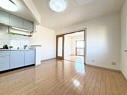 道伯ゴールドヒルズローレル 301 3階1LDKのリビング/ダイニング