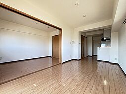 平田パークヒルズグッドスリー 303 3階1LDKのリビング/ダイニング