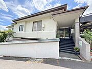 宇多野駅より徒歩15分 築26年11ヶ月 3階建の賃貸物件