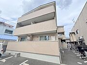 太秦駅より徒歩11分 築8年 3階建の賃貸物件