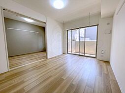 KCCフラット西京極 1階1LDKのリビング/ダイニング