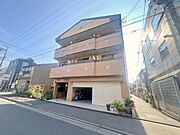 十条駅より徒歩6分 築28年9ヶ月 3階建の賃貸物件