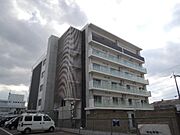 十条駅より徒歩8分 築11年3ヶ月 6階建の賃貸物件