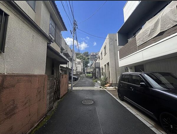 南東側道路