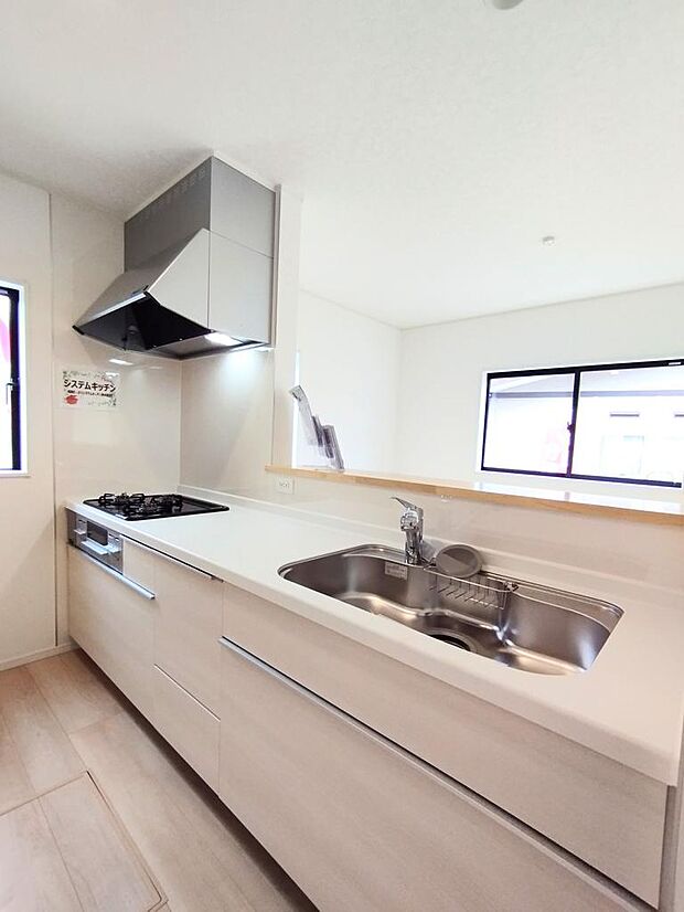 家族との会話も増えるカウンターキッチン