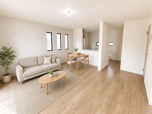 1号棟のLDKは食事とくつろぎの空間を分けて使いやすい間取りです。