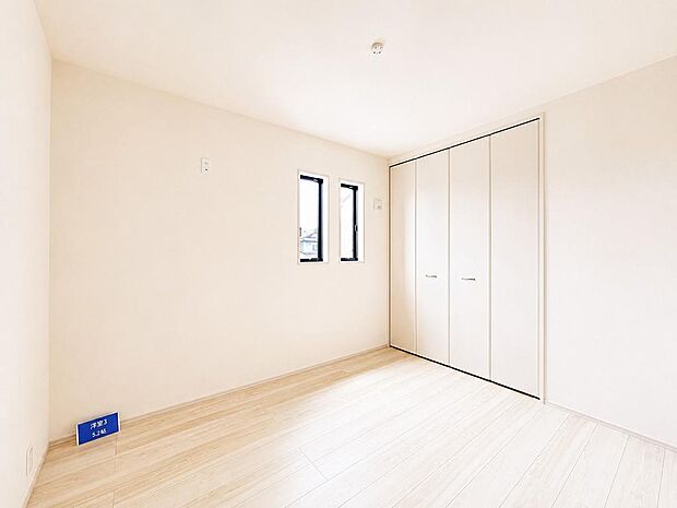 独立した洋室は、寝室や子ども部屋、在宅ワークスペースとしても活用できます。