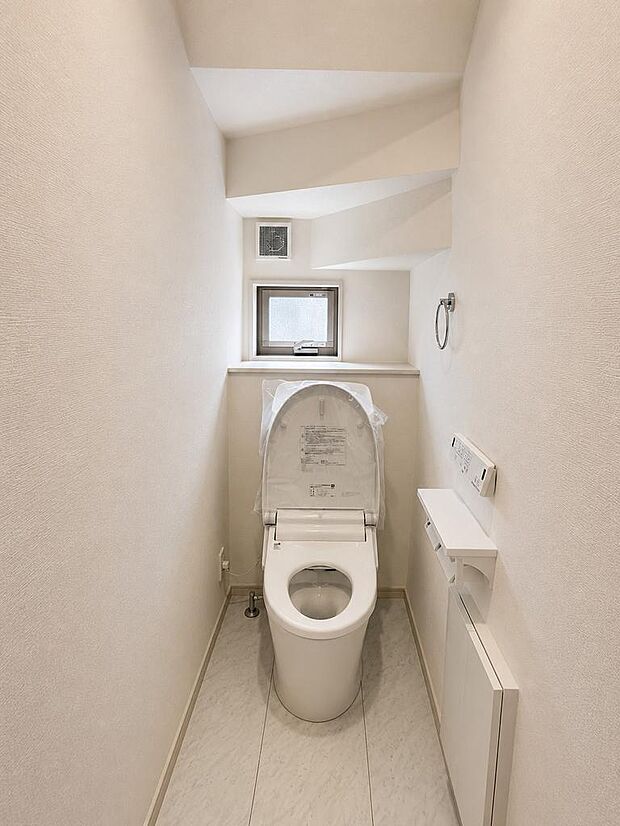温水洗浄便座付きトイレを採用。毎日使う場所だからこそ快適性に配慮されています。
