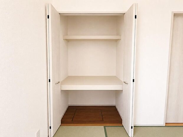 和室にも収納を配置。来客時にも室内をすっきり保てます。