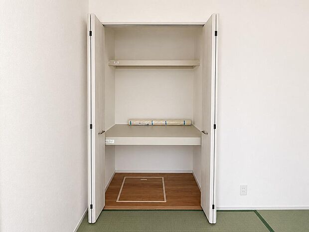 和室収納。布団や日用品をしまいやすく、室内をすっきり使えます。