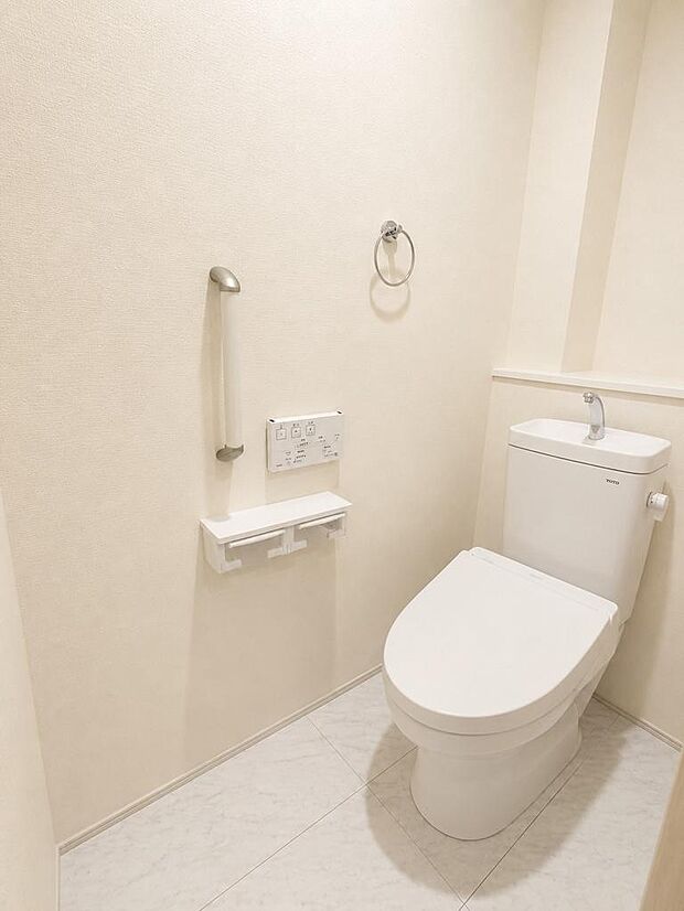 すっきり使えるトイレスペース。日々の使いやすさに配慮された設備です。