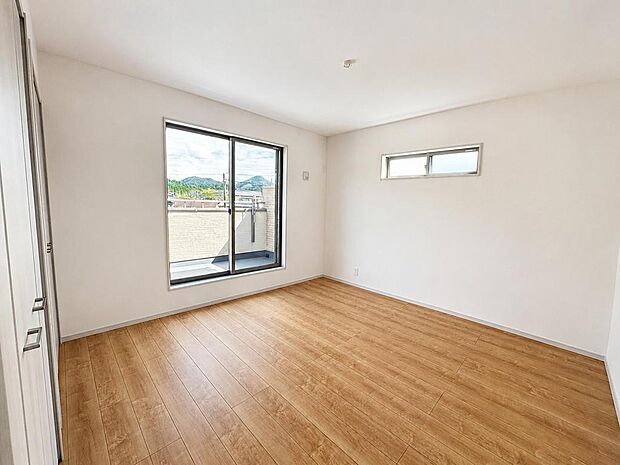 採光に配慮した洋室。個室や趣味部屋など、暮らしに合わせて活用できます。