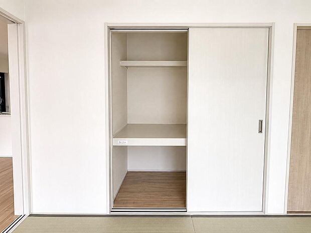 生活用品をまとめて収納できるスペース。室内をすっきり使いやすく保てます。