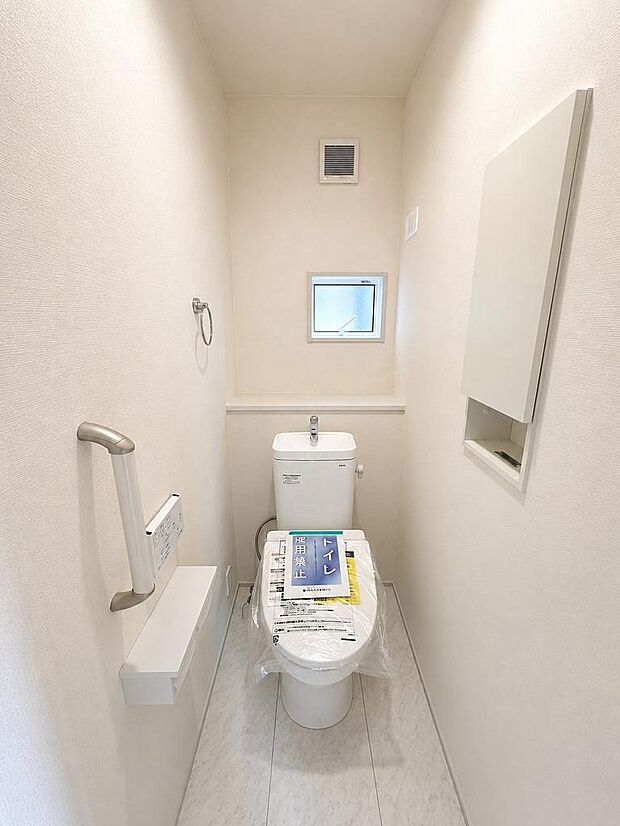 6号棟　清潔に保ちやすいトイレ空間。毎日の使いやすさに配慮されています。