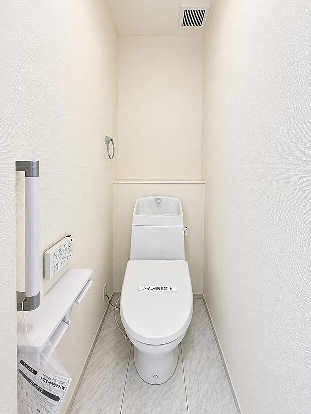 清潔に保ちやすいトイレ空間。毎日の使いやすさに配慮されています。