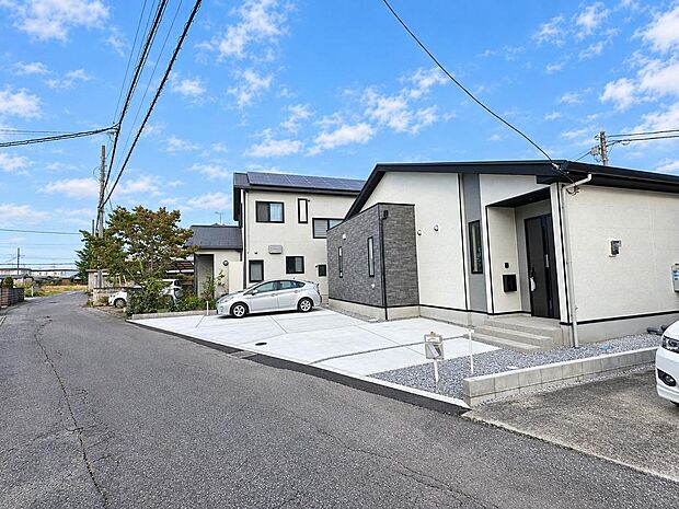 北西側・南東側の2方道路に接しています。