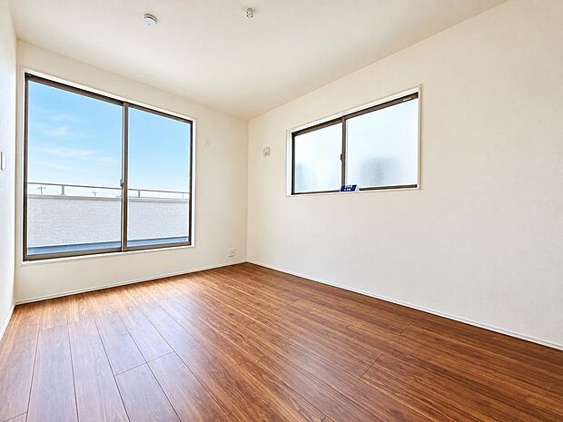 明るい洋室は個室や趣味部屋としても便利。暮らしに合わせて使えます。