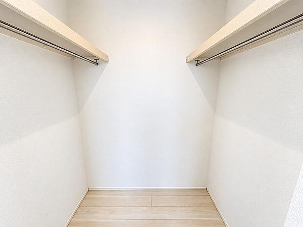 奥行きのあるWICを配置。居室をすっきり使いやすく保てます。