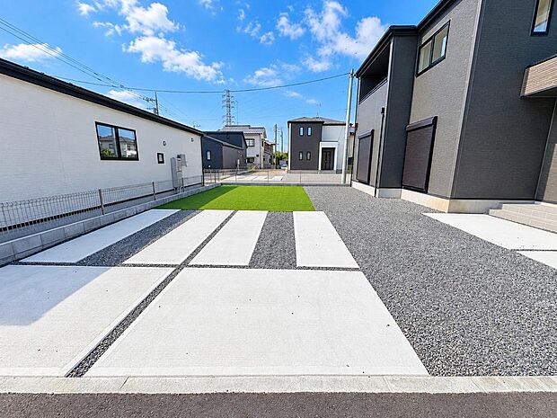屋外で水を使える立水栓付き。洗車や庭作業、掃除など日々の暮らしに役立ちます。