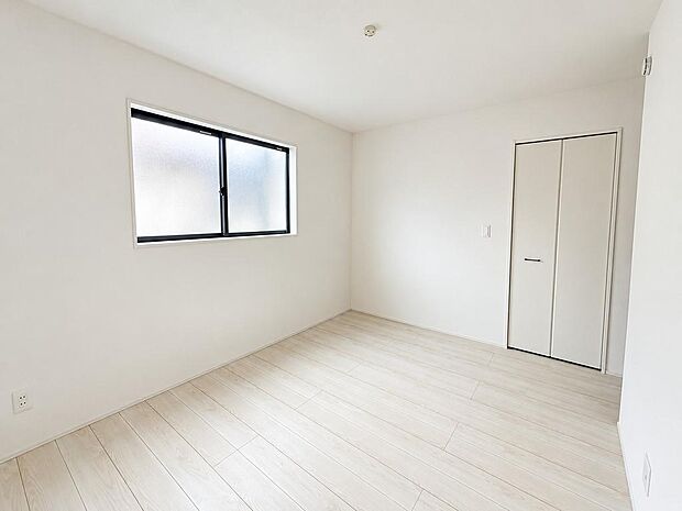 明るい洋室は個室や趣味部屋としても便利。暮らしに合わせて使えます。