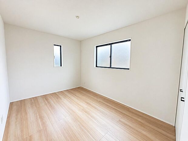 明るい洋室は個室や趣味部屋としても便利。暮らしに合わせて使えます