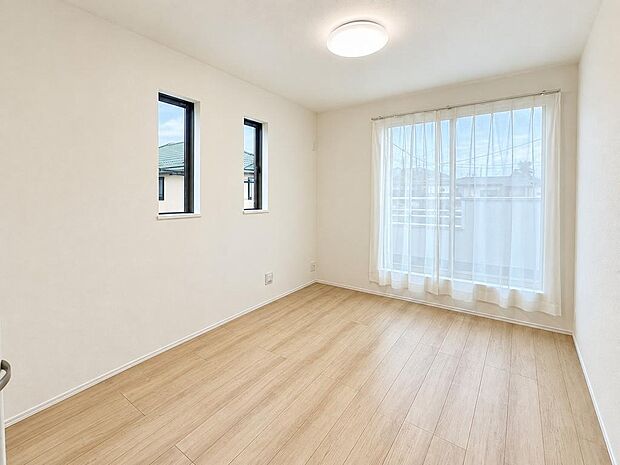 明るい洋室は個室や趣味部屋としても便利。暮らしに合わせて使えます。