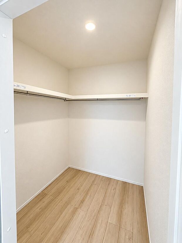 奥行きのあるWICを配置。居室をすっきり使いやすく保てます。