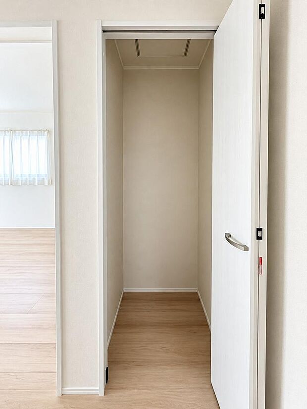 1階ホール収納