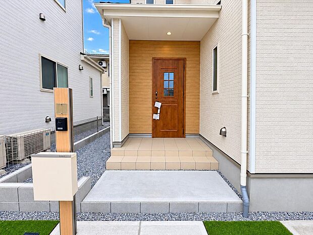 住まいの入口となる玄関。毎日の出入りもスムーズです。