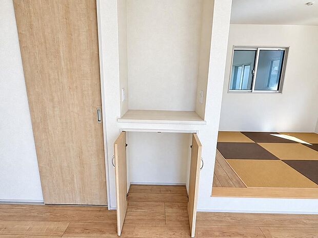 リビングにカウンター収納