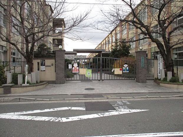 【小学校】西院小学校まで268ｍ