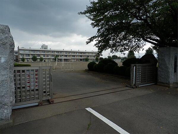 筑西市立川島小学校（1800m）