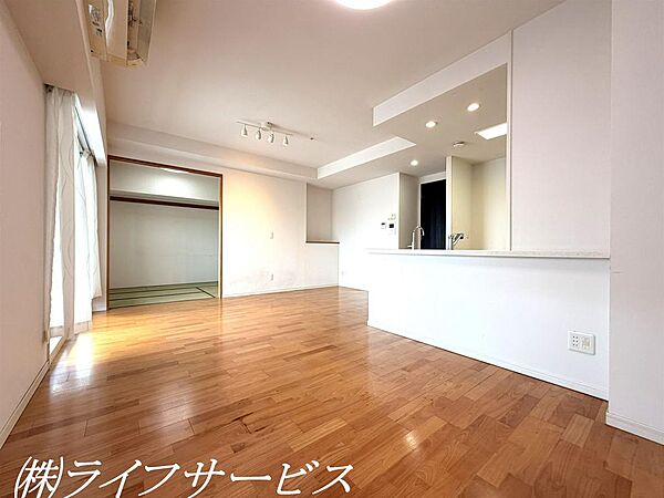 リビングルーム15.5帖／床暖房あり！